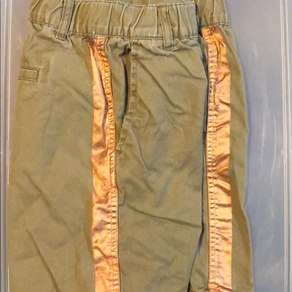 Shorts - Picture 3 of 3